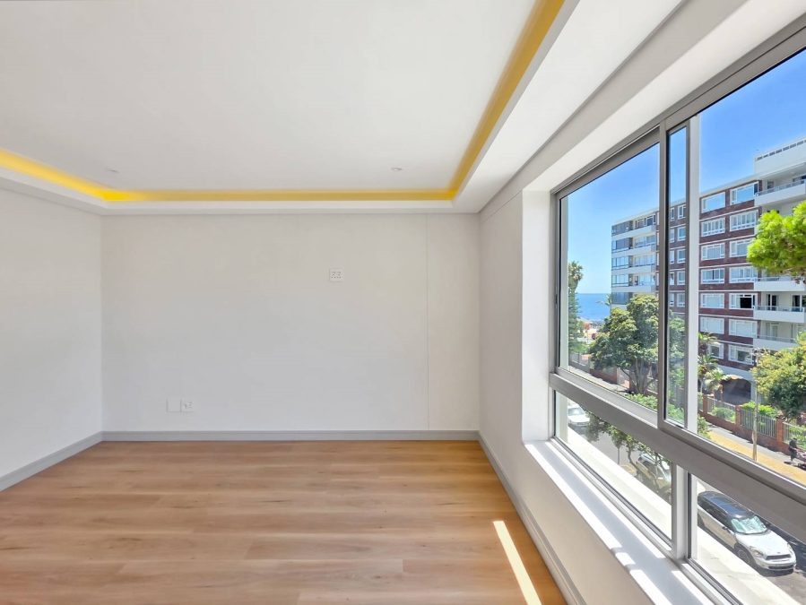 2 Bedroom Property for Sale in Sea Point Western Cape